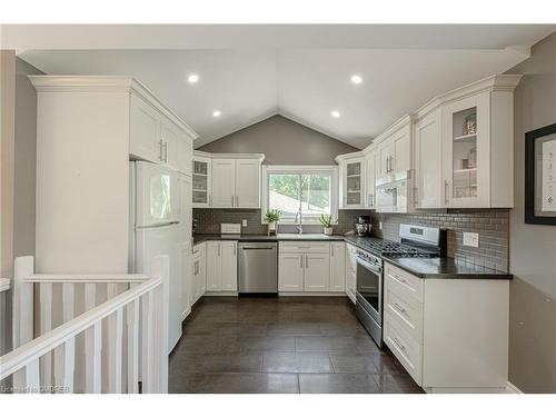 6 Lillian Street E, St. George, ON - Indoor Photo Showing Kitchen