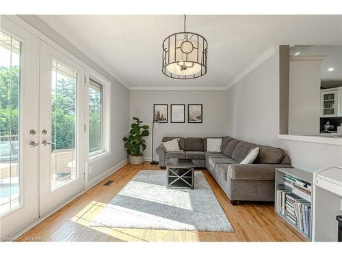 6 Lillian Street E, St. George, ON - Indoor Photo Showing Living Room