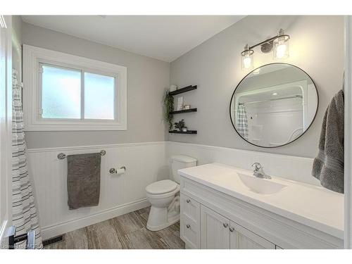 6 Lillian Street E, St. George, ON - Indoor Photo Showing Bathroom