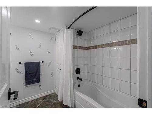 6 Lillian Street E, St. George, ON - Indoor Photo Showing Bathroom