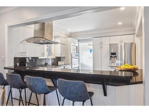 858 Partridge Drive, Burlington, ON - Indoor Photo Showing Kitchen With Upgraded Kitchen