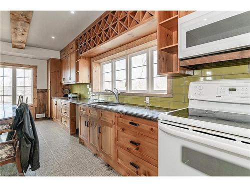 1268 Highway 6, Flamborough, ON - Indoor Photo Showing Kitchen With Double Sink