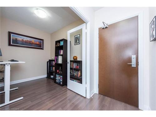 710-1055 Southdown Road, Mississauga, ON - Indoor Photo Showing Other Room