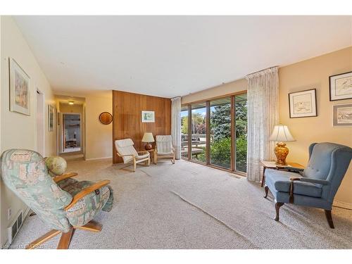 1302 Gainsborough Drive, Oakville, ON - Indoor Photo Showing Living Room