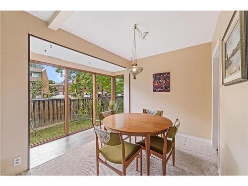 1302 Gainsborough Drive, Oakville, ON - Indoor Photo Showing Dining Room