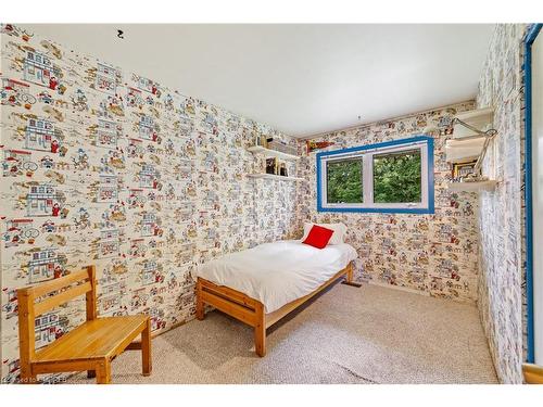 1302 Gainsborough Drive, Oakville, ON - Indoor Photo Showing Bedroom