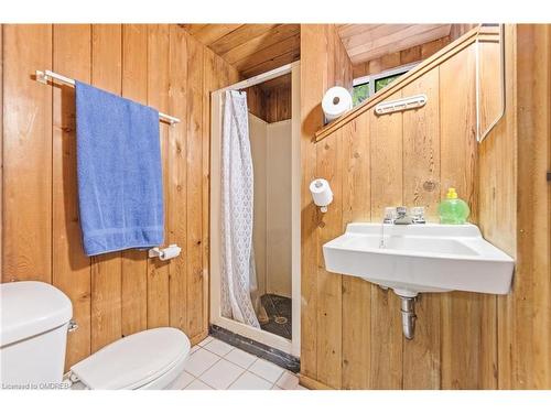 1302 Gainsborough Drive, Oakville, ON - Indoor Photo Showing Bathroom