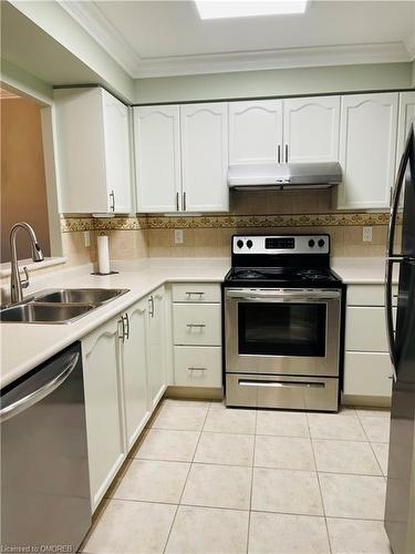 2407-100 Burloak Drive, Burlington, ON - Indoor Photo Showing Kitchen With Double Sink