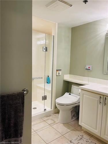 2407-100 Burloak Drive, Burlington, ON - Indoor Photo Showing Bathroom