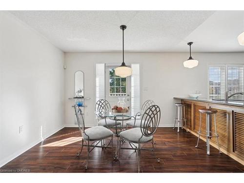 949 Hasselfeldt Heights, Milton, ON - Indoor Photo Showing Dining Room