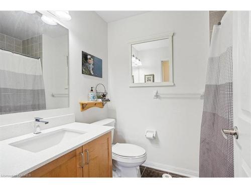 949 Hasselfeldt Heights, Milton, ON - Indoor Photo Showing Bathroom