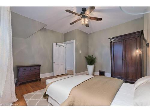 40 Centre Street, Alliston, ON - Indoor Photo Showing Bedroom