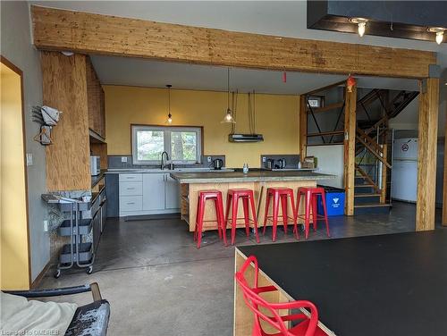 68 Roseview Avenue, Cambridge, ON - Indoor Photo Showing Kitchen