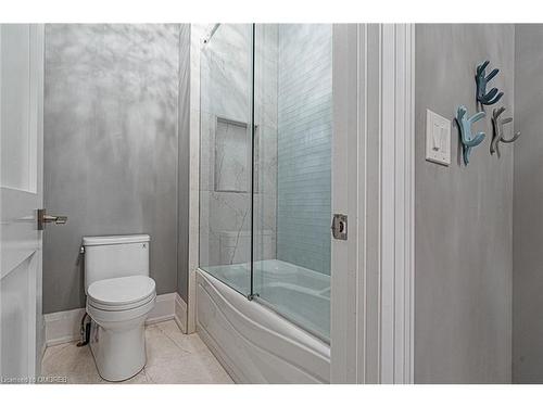 430 Stanfield Drive, Oakville, ON - Indoor Photo Showing Bathroom