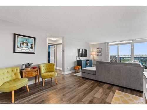 802-9 Bonheur Court, Brantford, ON - Indoor Photo Showing Living Room