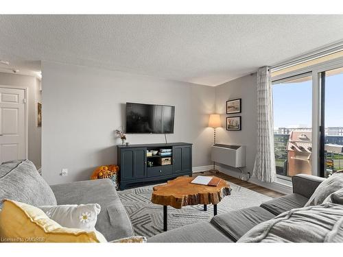 802-9 Bonheur Court, Brantford, ON - Indoor Photo Showing Living Room