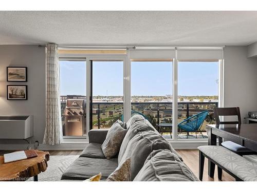 802-9 Bonheur Court, Brantford, ON - Indoor Photo Showing Living Room