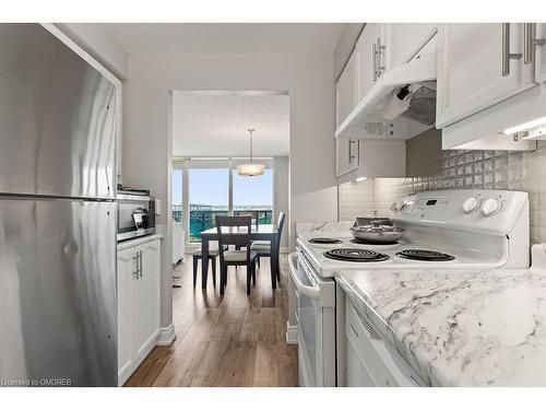 802-9 Bonheur Court, Brantford, ON - Indoor Photo Showing Kitchen