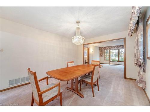 1500 Greenridge Circle, Oakville, ON - Indoor Photo Showing Dining Room