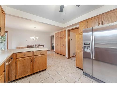 1500 Greenridge Circle, Oakville, ON - Indoor Photo Showing Kitchen