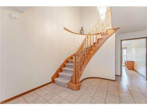 1500 Greenridge Circle, Oakville, ON - Indoor Photo Showing Other Room