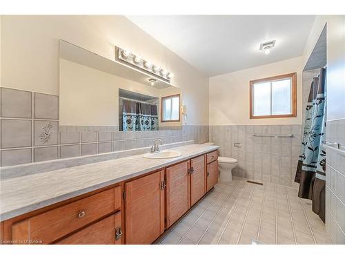 1500 Greenridge Circle, Oakville, ON - Indoor Photo Showing Bathroom