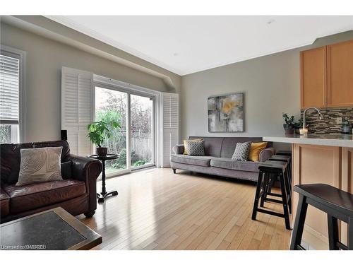 1104 Agram Drive, Oakville, ON - Indoor Photo Showing Living Room