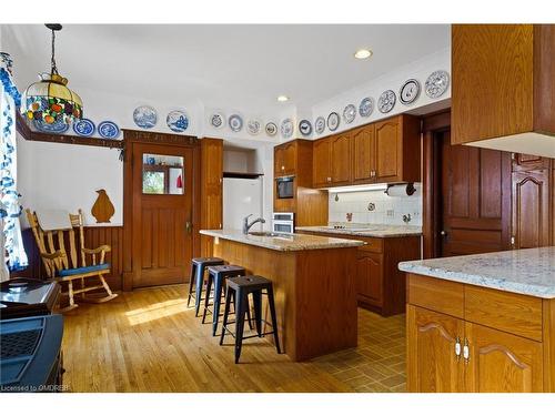 3175 Lakeshore Road W, Oakville, ON - Indoor Photo Showing Kitchen