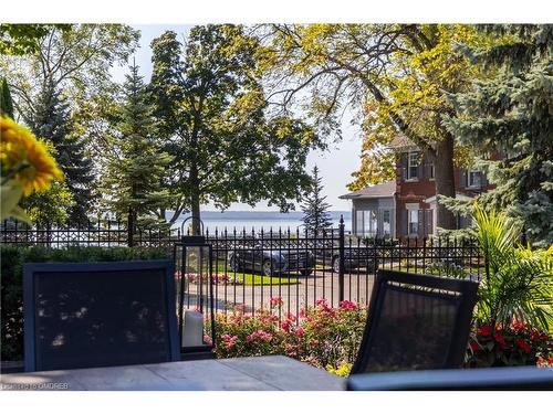 2300 Lakeshore Road, Burlington, ON - Outdoor