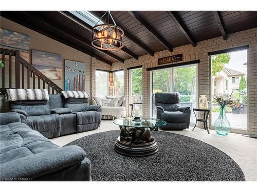 2300 Lakeshore Road, Burlington, ON - Indoor Photo Showing Living Room