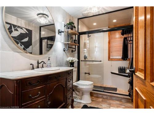 2300 Lakeshore Road, Burlington, ON - Indoor Photo Showing Bathroom