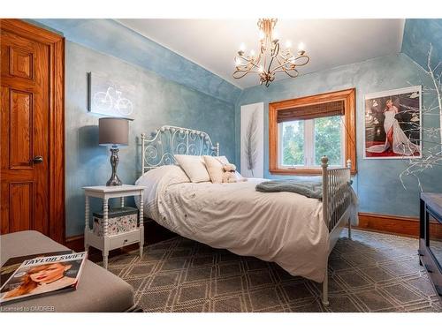 2300 Lakeshore Road, Burlington, ON - Indoor Photo Showing Bedroom