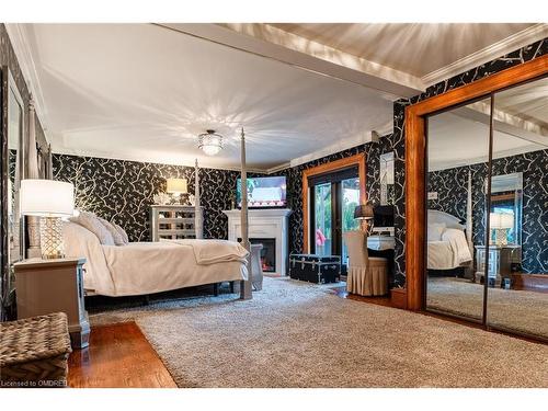 2300 Lakeshore Road, Burlington, ON - Indoor Photo Showing Bedroom