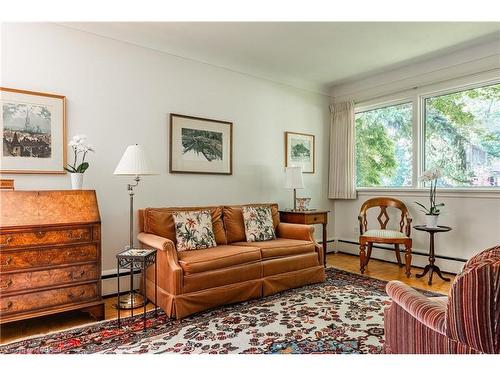 310 Simcoe St, Niagara-On-The-Lake, ON - Indoor Photo Showing Living Room