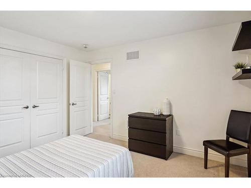 3083 Streamwood Passage, Oakville, ON - Indoor Photo Showing Bedroom