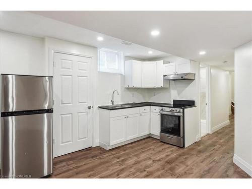 3083 Streamwood Passage, Oakville, ON - Indoor Photo Showing Kitchen With Double Sink