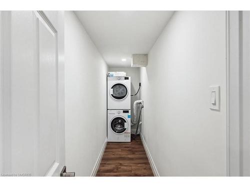 3083 Streamwood Passage, Oakville, ON - Indoor Photo Showing Laundry Room