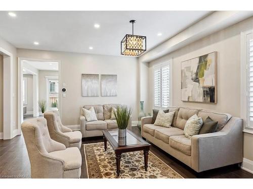 3083 Streamwood Passage, Oakville, ON - Indoor Photo Showing Living Room