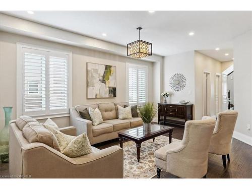 3083 Streamwood Passage, Oakville, ON - Indoor Photo Showing Living Room