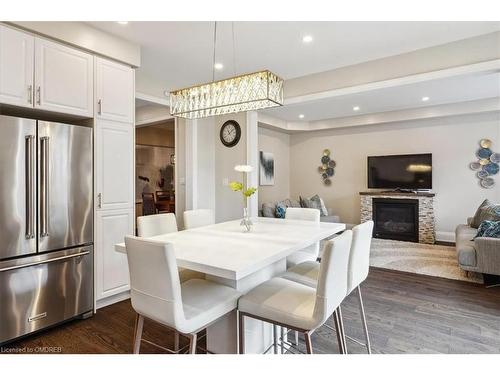 3083 Streamwood Passage, Oakville, ON - Indoor Photo Showing Dining Room