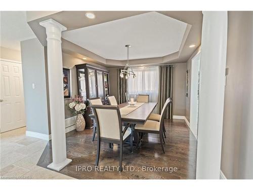 17 Robinson Road, Georgetown, ON - Indoor Photo Showing Dining Room