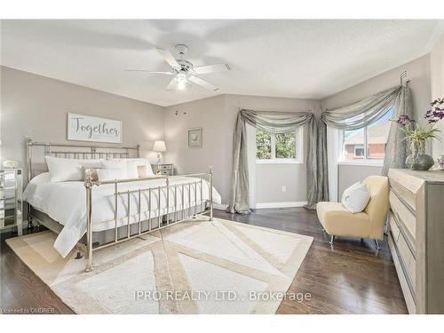 17 Robinson Road, Georgetown, ON - Indoor Photo Showing Bedroom