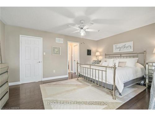 17 Robinson Road, Georgetown, ON - Indoor Photo Showing Bedroom