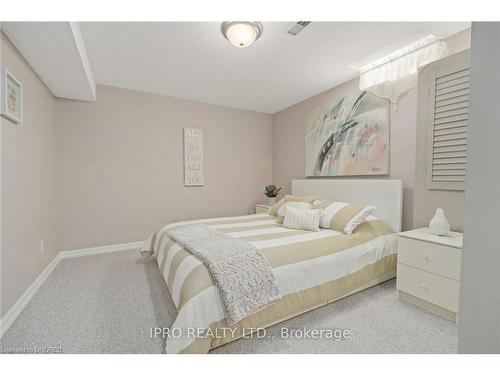 17 Robinson Road, Georgetown, ON - Indoor Photo Showing Bedroom