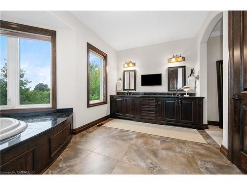 1173 Powerline Rd Road, Ancaster, ON - Indoor Photo Showing Bathroom