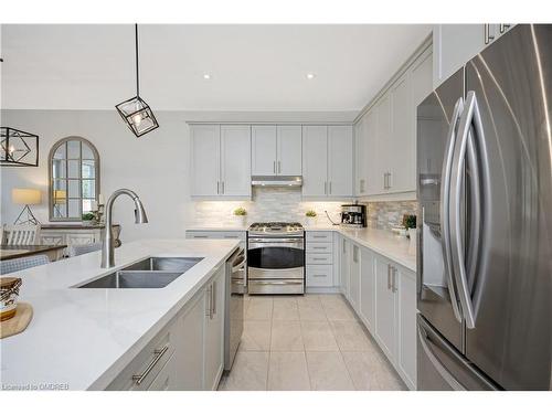 164 Harpin Way E, Fergus, ON - Indoor Photo Showing Kitchen With Stainless Steel Kitchen With Double Sink With Upgraded Kitchen