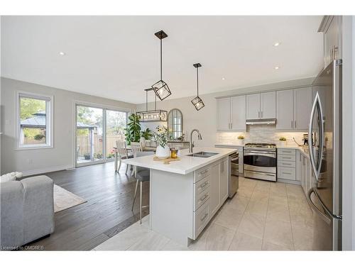 164 Harpin Way E, Fergus, ON - Indoor Photo Showing Kitchen With Stainless Steel Kitchen With Double Sink With Upgraded Kitchen