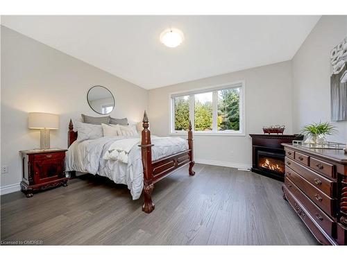 164 Harpin Way E, Fergus, ON - Indoor Photo Showing Bedroom