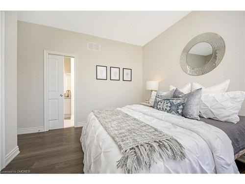 164 Harpin Way E, Fergus, ON - Indoor Photo Showing Bedroom