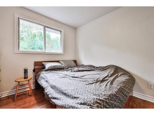 2069 Thornlea Drive, Oakville, ON - Indoor Photo Showing Bedroom